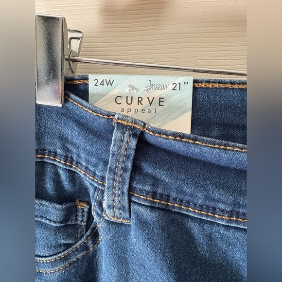 Curve Appeal NWT plus size 24W Lillian denim capri 21” inseam jean - Picture 3 of 11